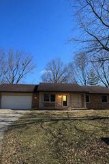112 Donoho Drive, Salem, IL 62881
