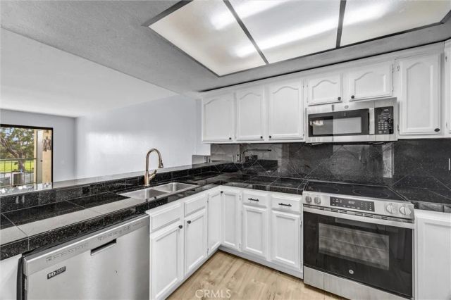 2207 Apricot, Irvine, CA 92618