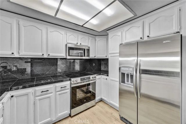 2207 Apricot, Irvine, CA 92618