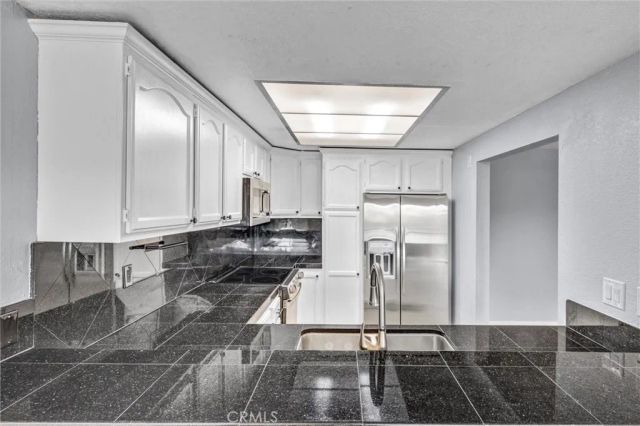 2207 Apricot, Irvine, CA 92618