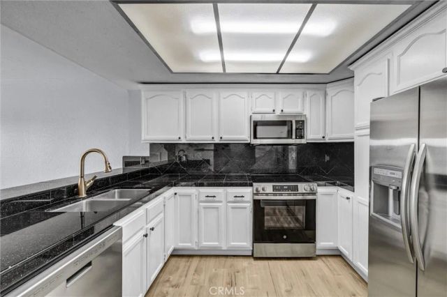 2207 Apricot, Irvine, CA 92618