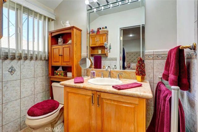 1350 Graynold Avenue, Glendale, CA 91202