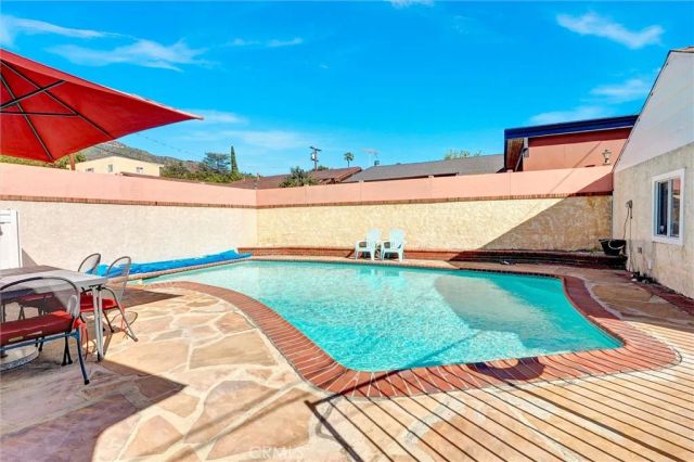 1350 Graynold Avenue, Glendale, CA 91202