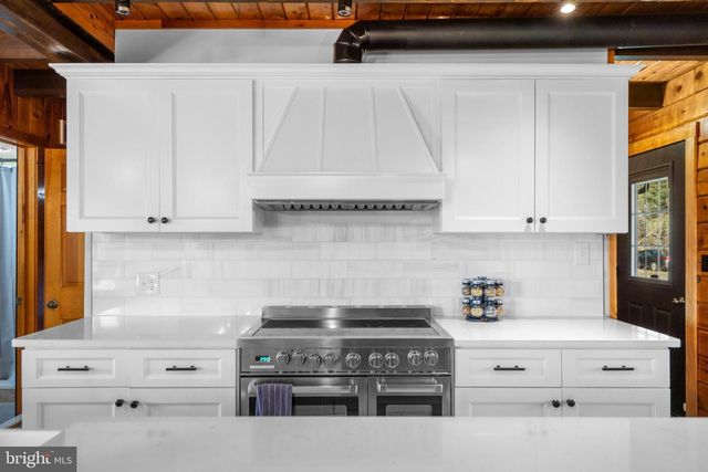 799 MCDONALD LN, Strasburg, VA 22641