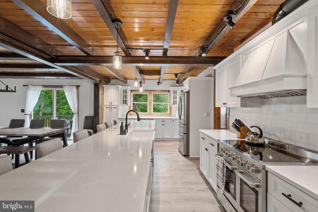 799 MCDONALD LN, Strasburg, VA 22641