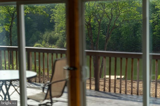 799 MCDONALD LN, Strasburg, VA 22641