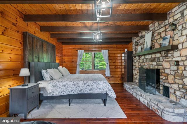799 MCDONALD LN, Strasburg, VA 22641