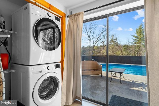 799 MCDONALD LN, Strasburg, VA 22641