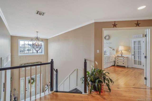 52 Shady View Crossing, Manorville, NY 11949