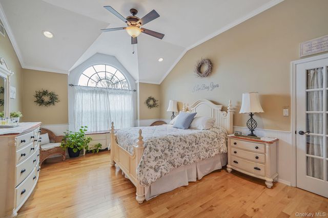 52 Shady View Crossing, Manorville, NY 11949