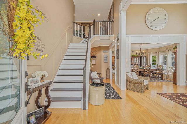 52 Shady View Crossing, Manorville, NY 11949