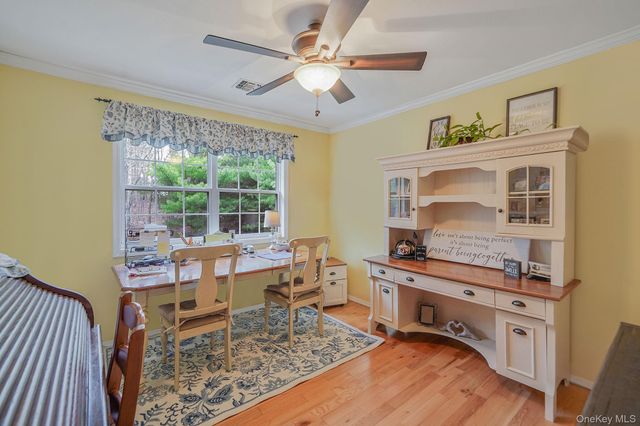 52 Shady View Crossing, Manorville, NY 11949