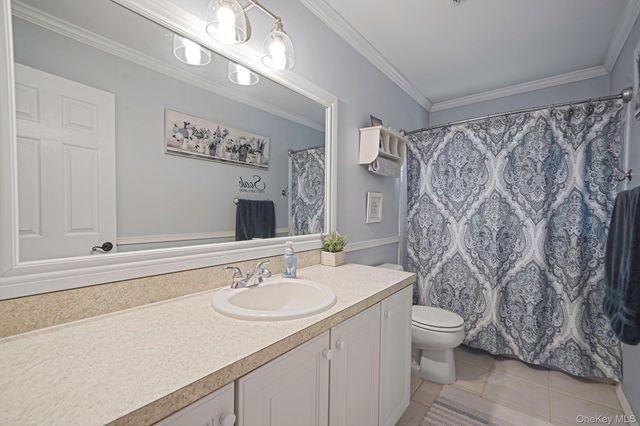 52 Shady View Crossing, Manorville, NY 11949