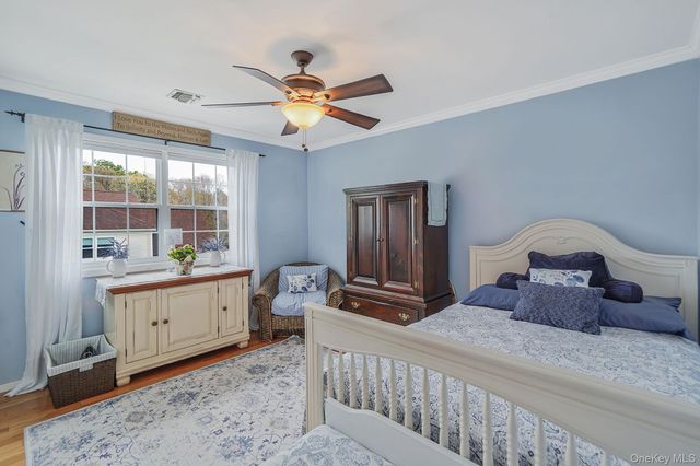 52 Shady View Crossing, Manorville, NY 11949