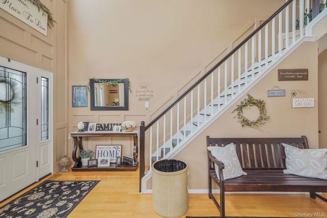52 Shady View Crossing, Manorville, NY 11949