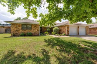 6205 N Willowridge Drive, Oklahoma City, OK 73122