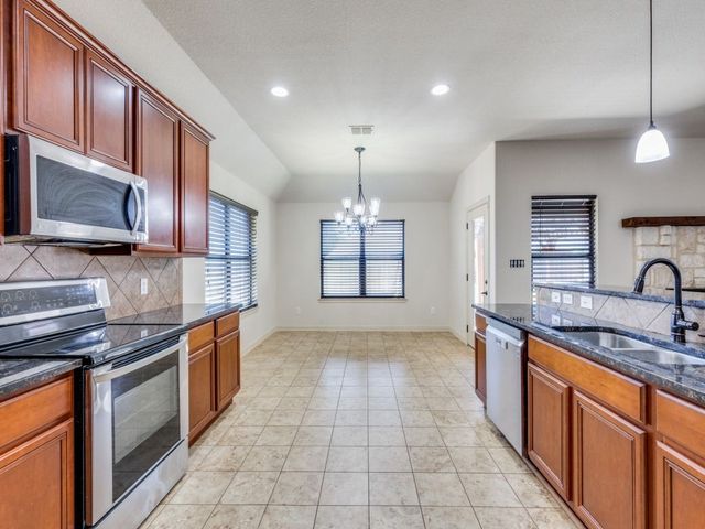 2609 Plains View Drive, Burleson, TX 76028