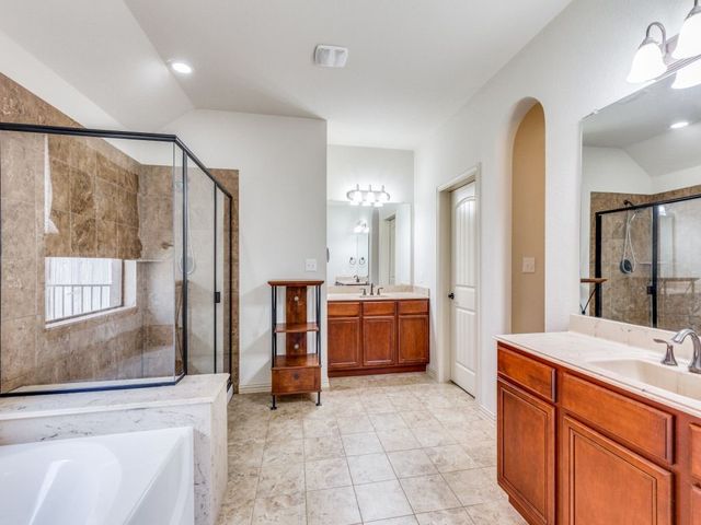 2609 Plains View Drive, Burleson, TX 76028