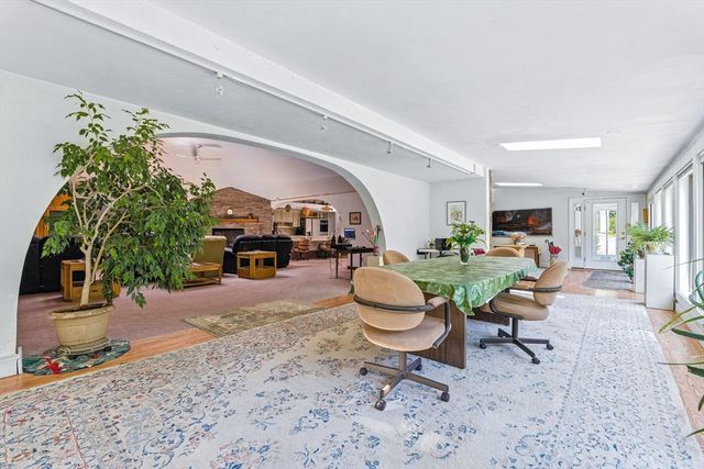 182 County Rd, Plympton, MA 02367