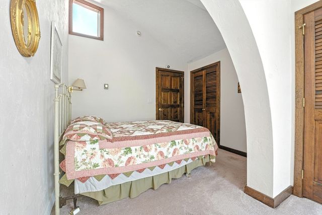 182 County Rd, Plympton, MA 02367