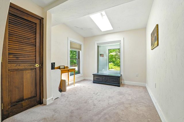 182 County Rd, Plympton, MA 02367