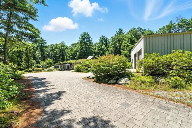 182 County Rd, Plympton, MA 02367