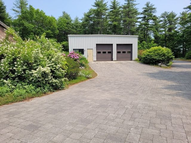 182 County Rd, Plympton, MA 02367