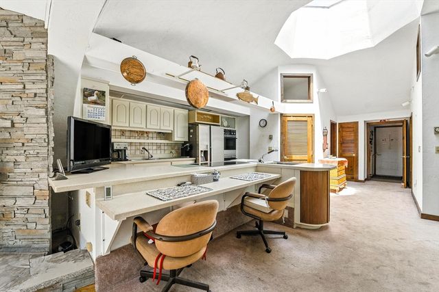 182 County Rd, Plympton, MA 02367