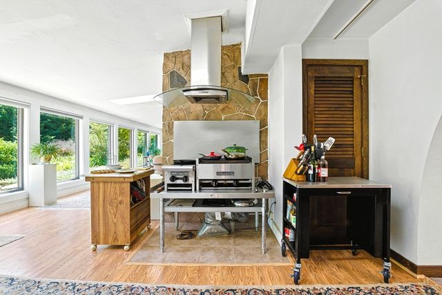 182 County Rd, Plympton, MA 02367