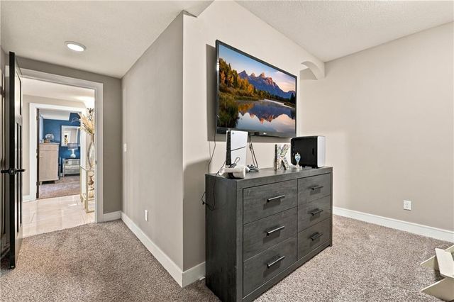 11559 S ROUNDTREE Street, Olathe, KS 66061