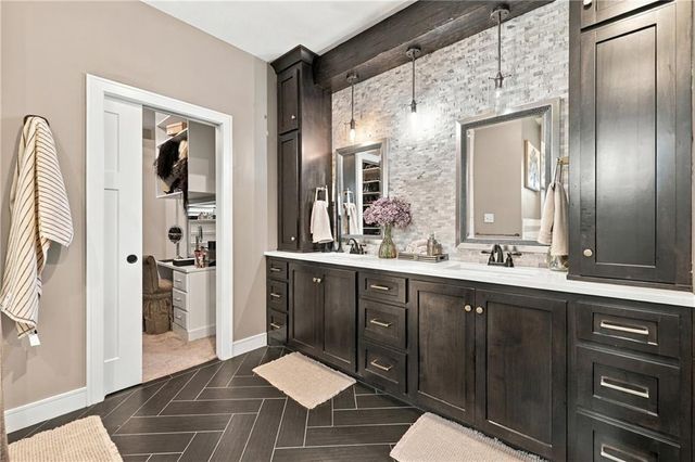 11559 S ROUNDTREE Street, Olathe, KS 66061