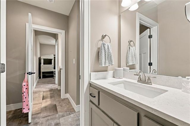 11559 S ROUNDTREE Street, Olathe, KS 66061