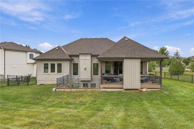11559 S ROUNDTREE Street, Olathe, KS 66061