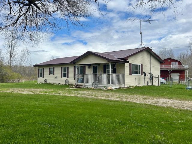 2760 N Three Rivers Road, Gladwin, MI 48624