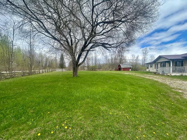 2760 N Three Rivers Road, Gladwin, MI 48624