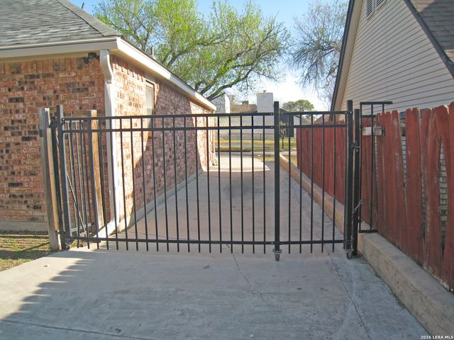 3433 Foxbriar, Schertz, TX 78154