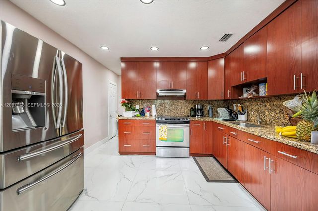 3000 NW 13th st, Miami, FL 33125