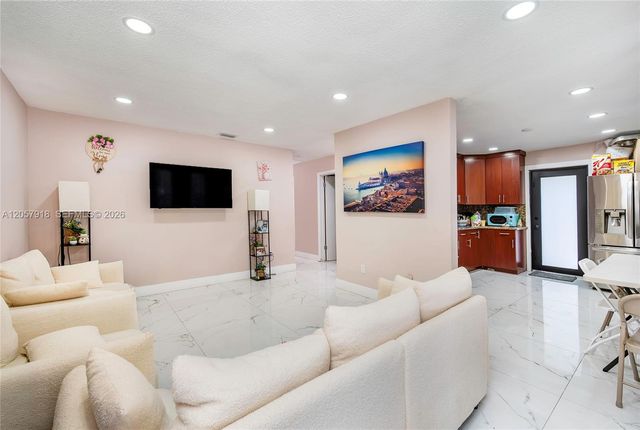 3000 NW 13th st, Miami, FL 33125