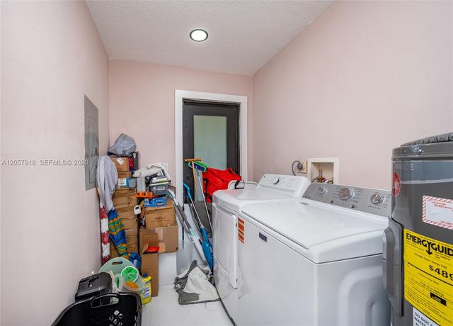 3000 NW 13th st, Miami, FL 33125