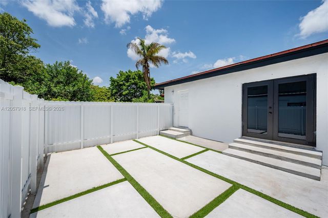 3000 NW 13th st, Miami, FL 33125
