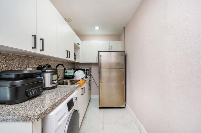 3000 NW 13th st, Miami, FL 33125