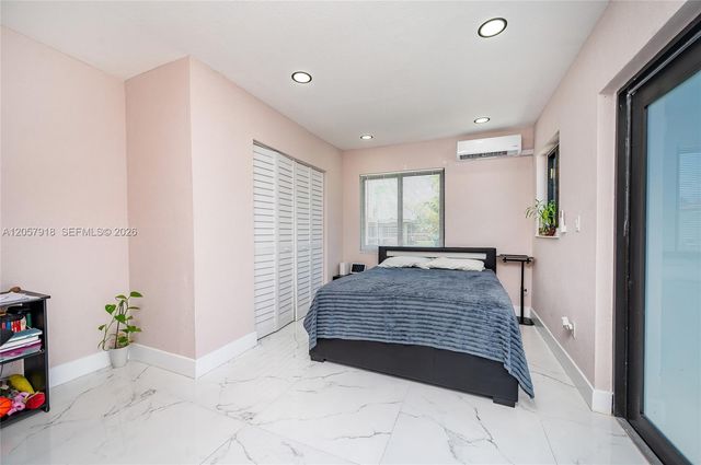 3000 NW 13th st, Miami, FL 33125
