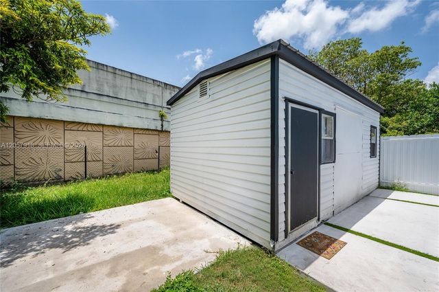 3000 NW 13th st, Miami, FL 33125