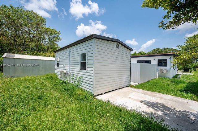 3000 NW 13th st, Miami, FL 33125