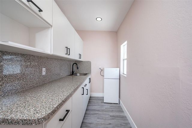 3000 NW 13th st, Miami, FL 33125