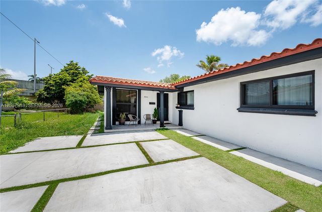 3000 NW 13th st, Miami, FL 33125