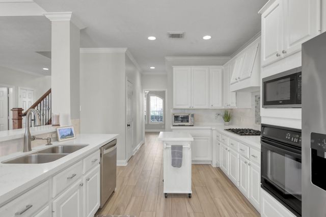 22 Brywood Place, Spring, TX 77382