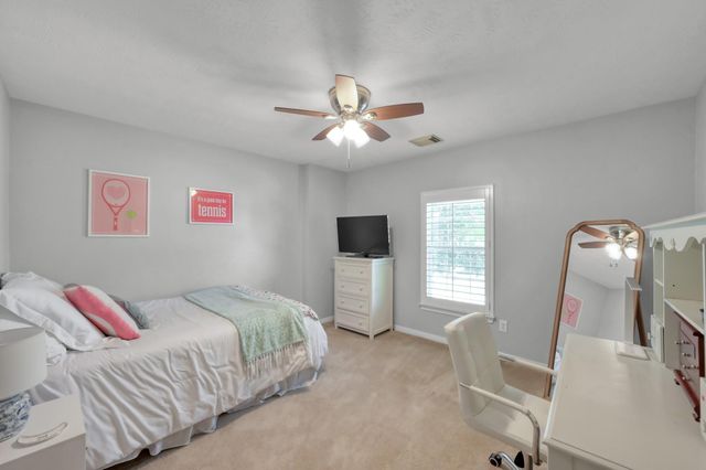 22 Brywood Place, Spring, TX 77382