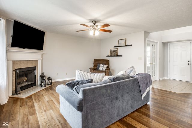 11367 Seabiscuit Drive, Noblesville, IN 46060