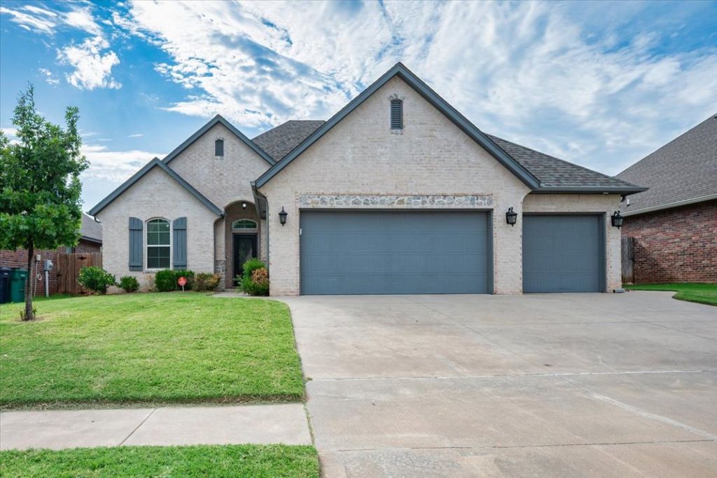 13900 N Pennyworth Drive, Yukon, OK 73099
